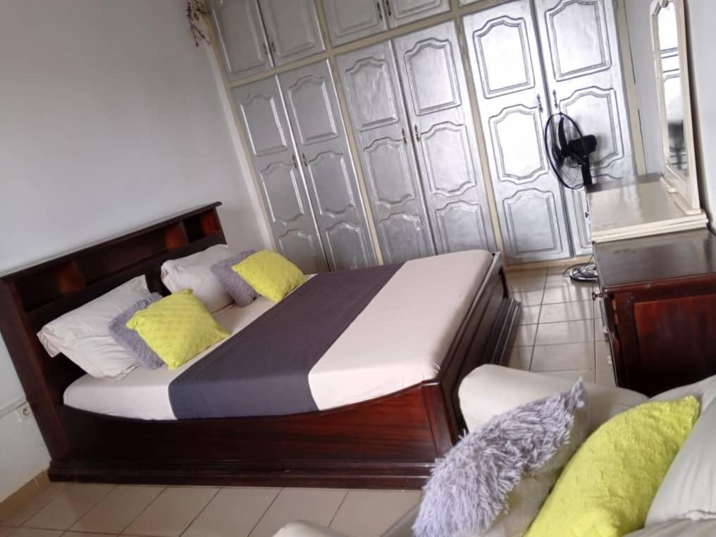 Appart meublé le Dakota Yaoundé Exterior foto