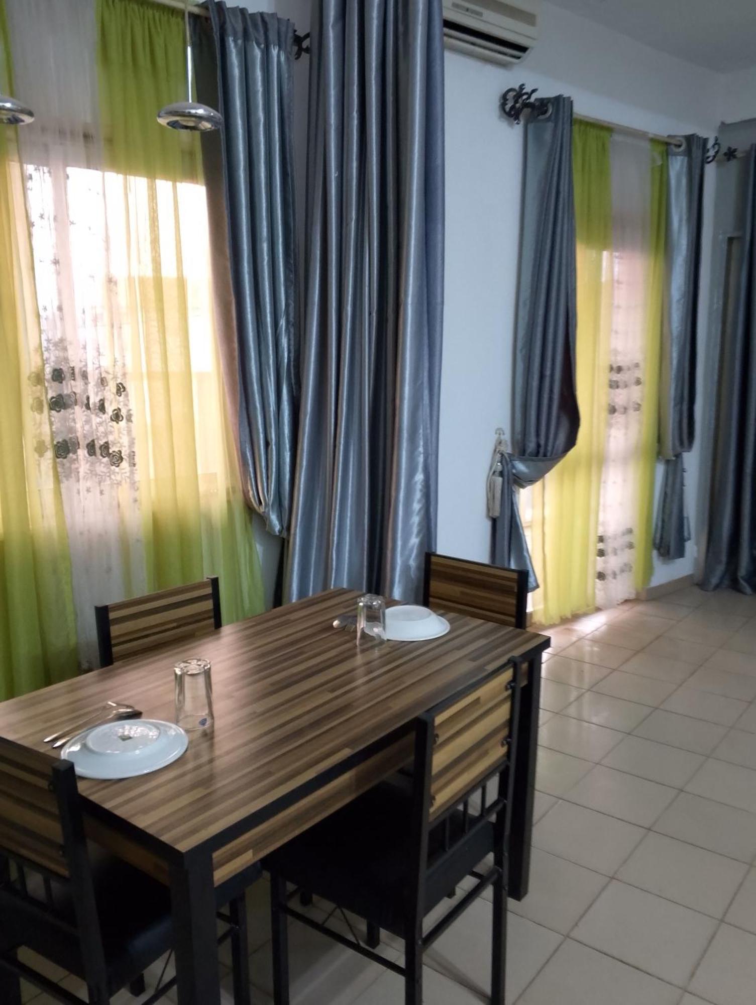 Appart meublé le Dakota Yaoundé Exterior foto